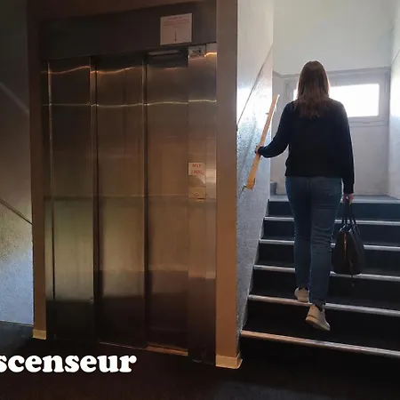 Le Catalogne, Joli Avec Balcon, Piscine *